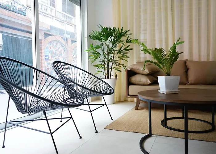 Lyn House - Service Apartment Hoang Quoc Viet